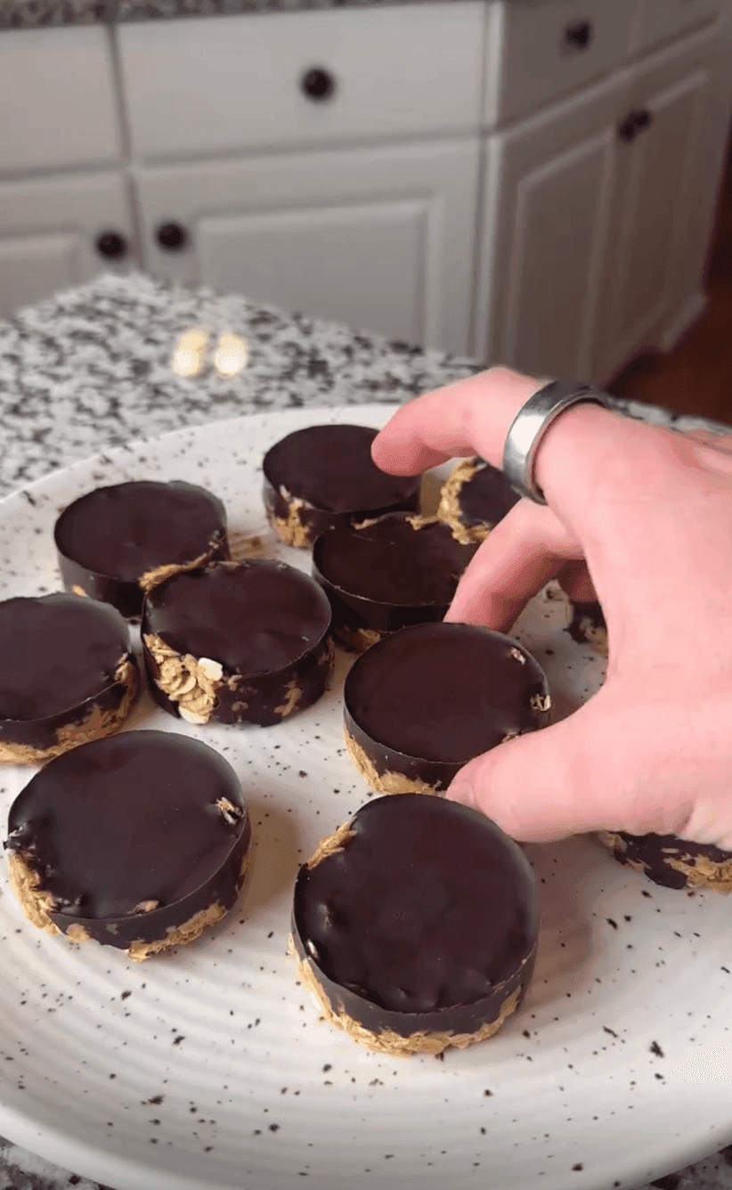 Chocolate Oat Cups