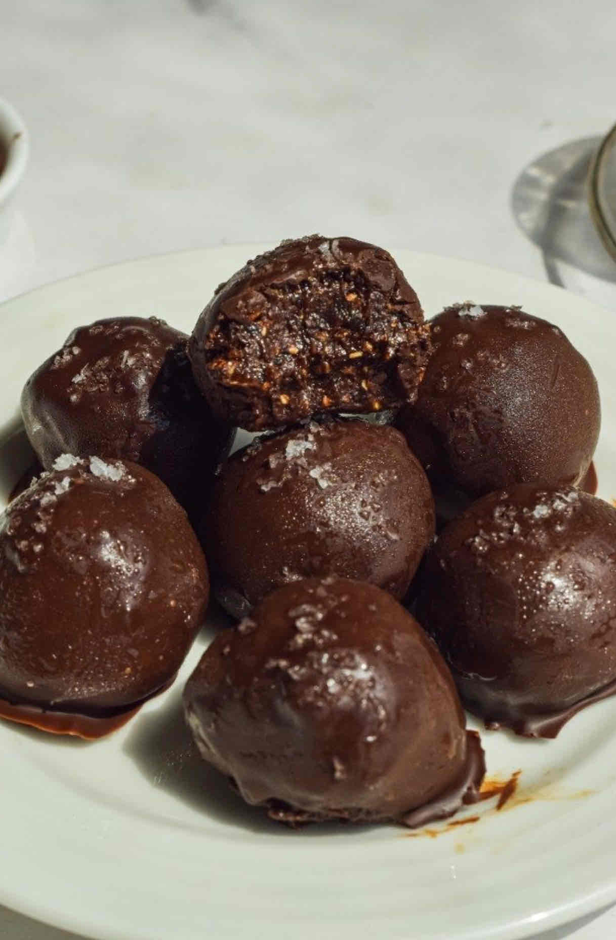 Chocolate Brownie Balls 🍫✨