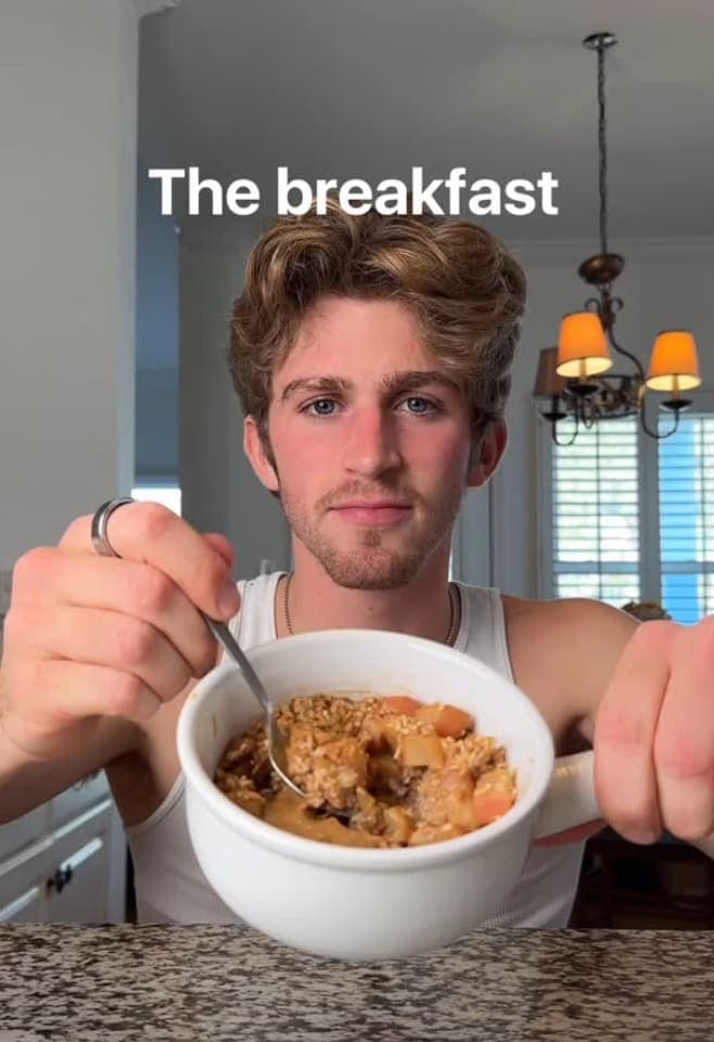 Apple Pie Microwaved Oats