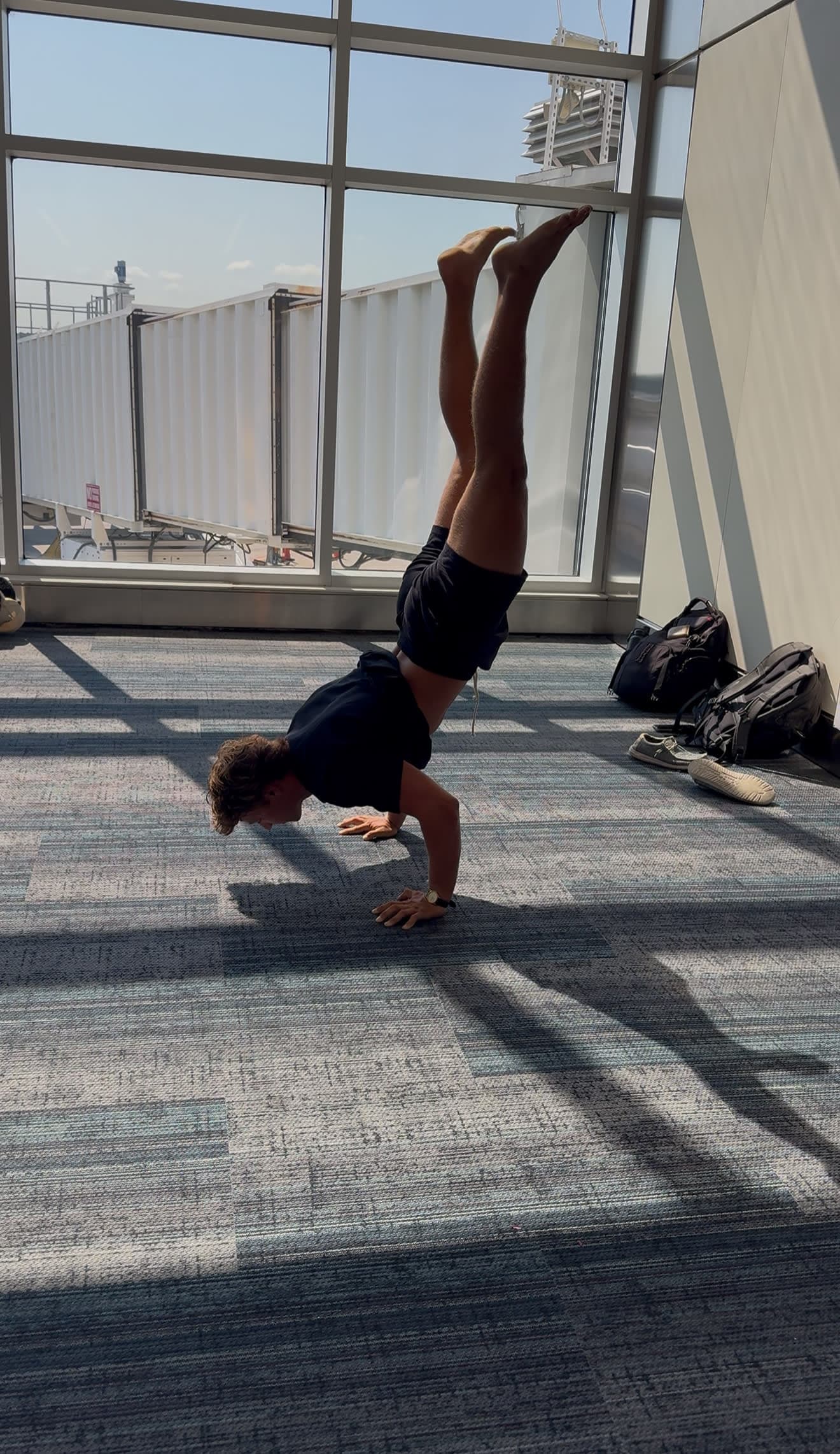 Airport Calisthenics (pro move)