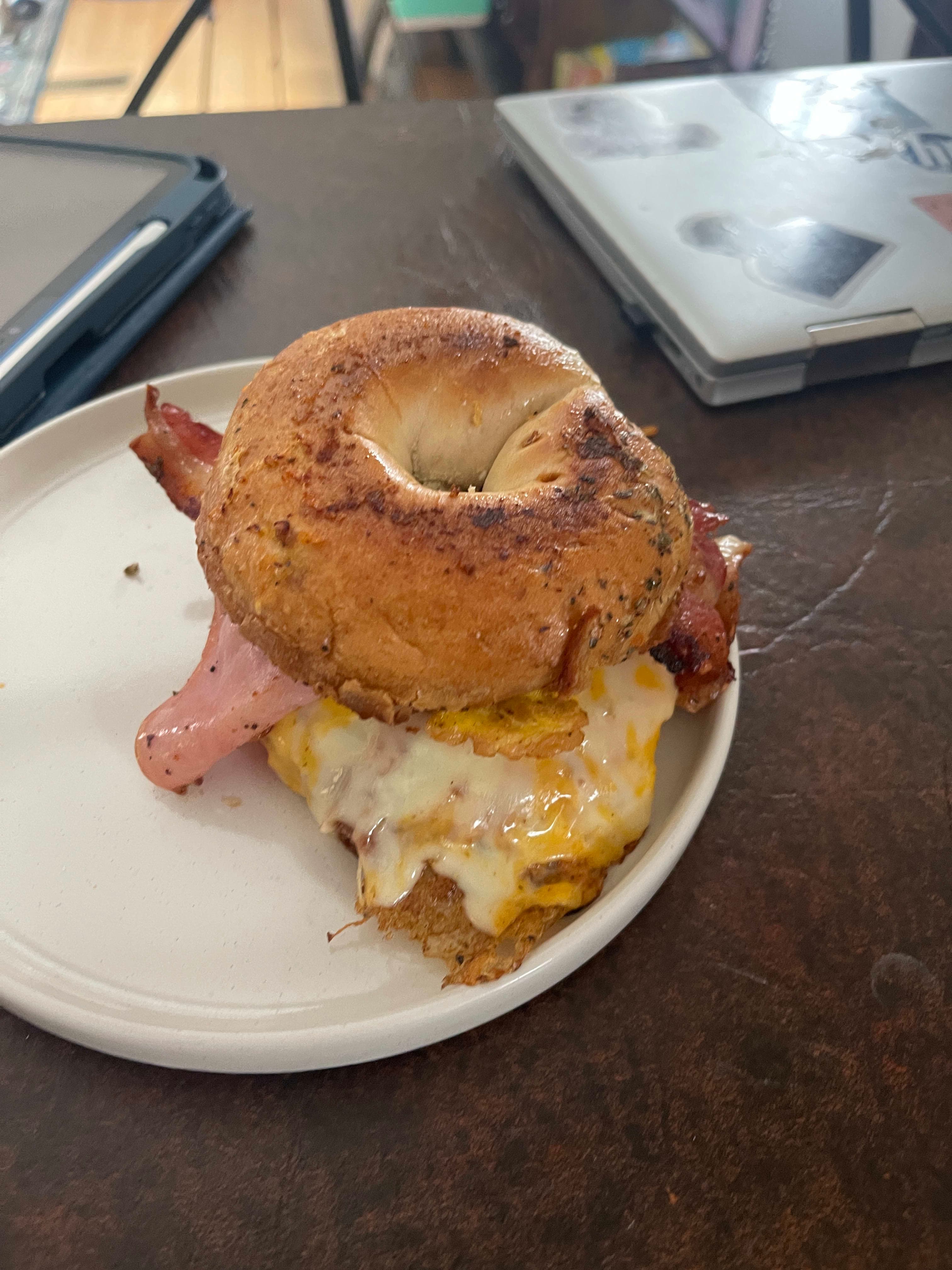 Simple Gains: Breakfast Sandwich‼️