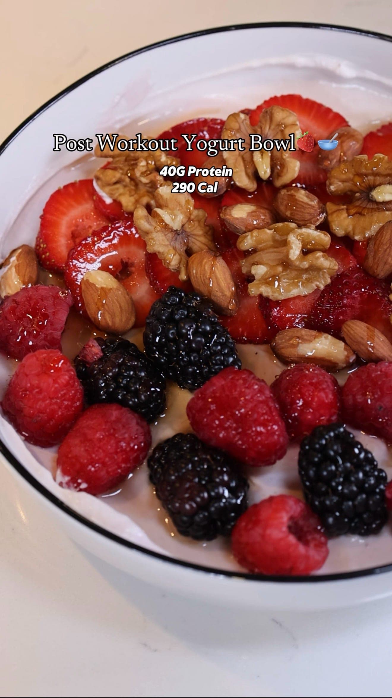 Post workout yogurt bowl 🥣🍓🌰
