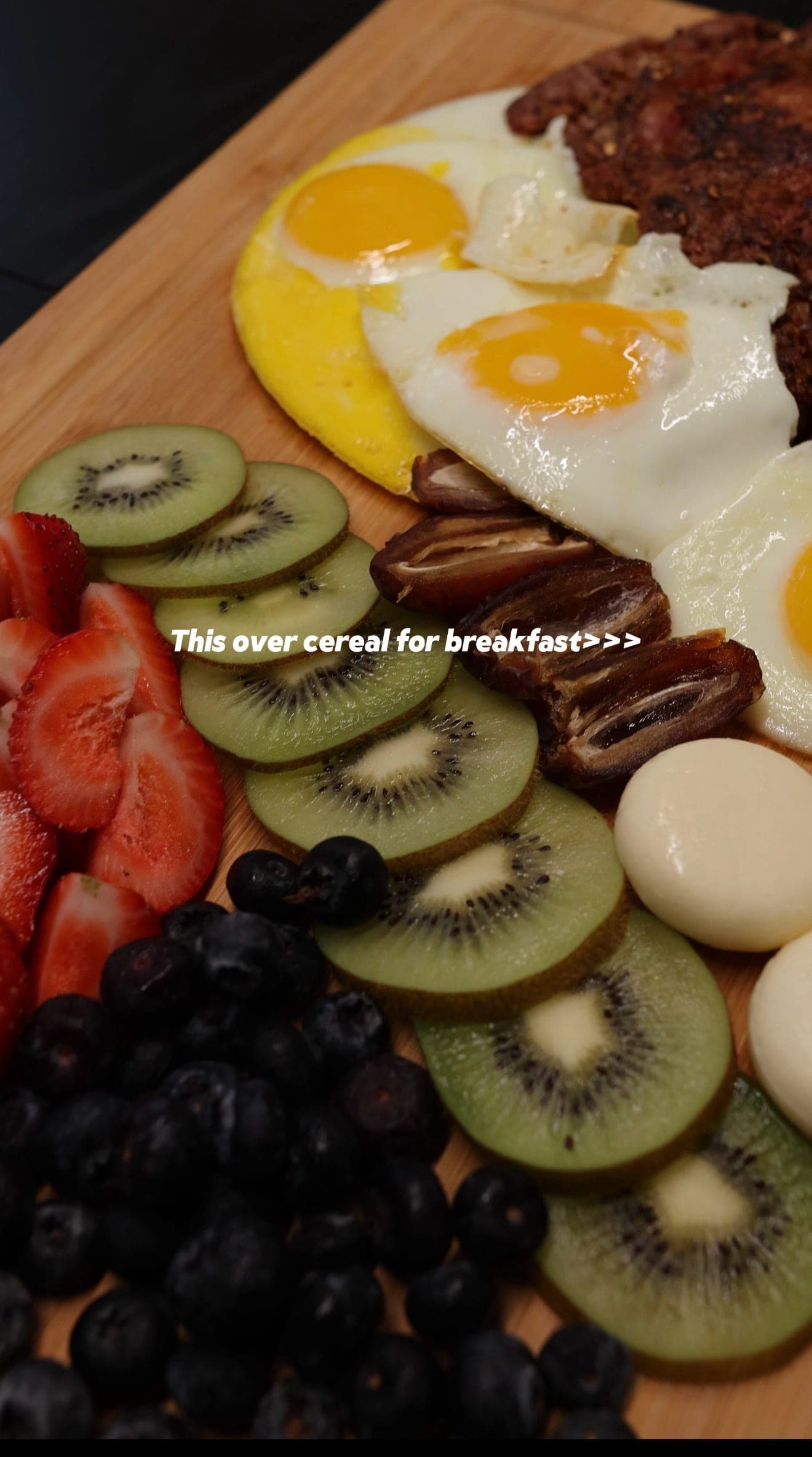 REAL BREAKFAST = STEAK + EGGS + FRUIT 🥩🍳🫐