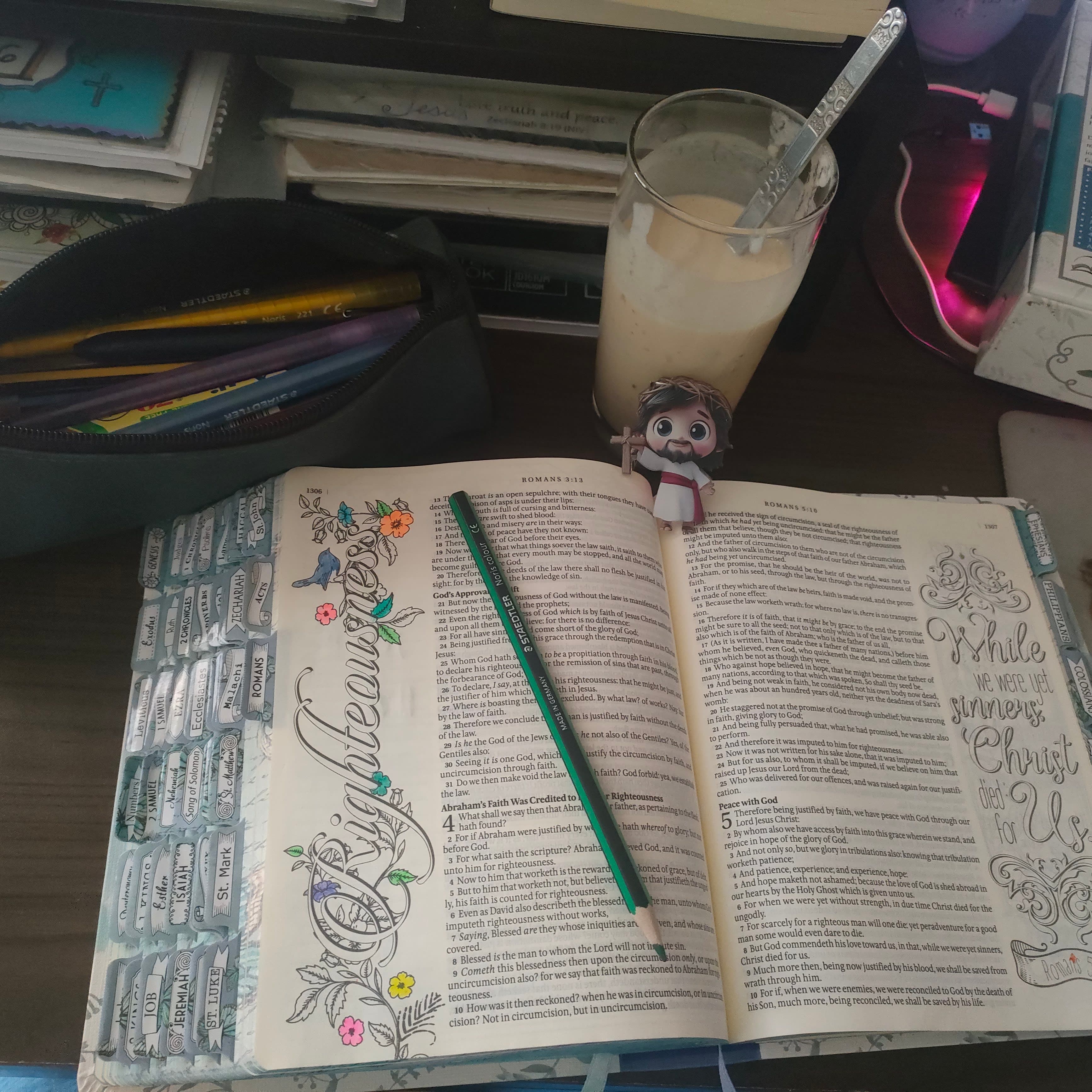 I love to be creative